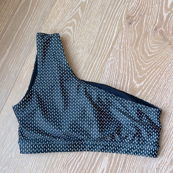 Albion Midnight Dash Icon crop top One-Shoulder Black and White bikini swim Top - Picture 4 of 4